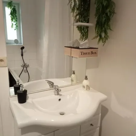 The Manhattan Suite - Appartement 1 Chambre - Glamour Et Spacieux A Moins De 10 Min De Charleroi Airport *