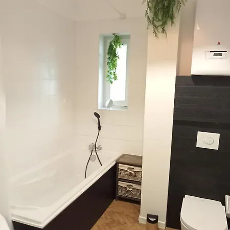 The Manhattan Suite - Appartement 1 Chambre - Glamour Et Spacieux A Moins De 10 Min De Charleroi Airport