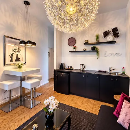The Manhattan suite - Appartement 1 chambre - Glamour et spacieux à moins de 10 min de Charleroi Airport Apartamento Jumet
